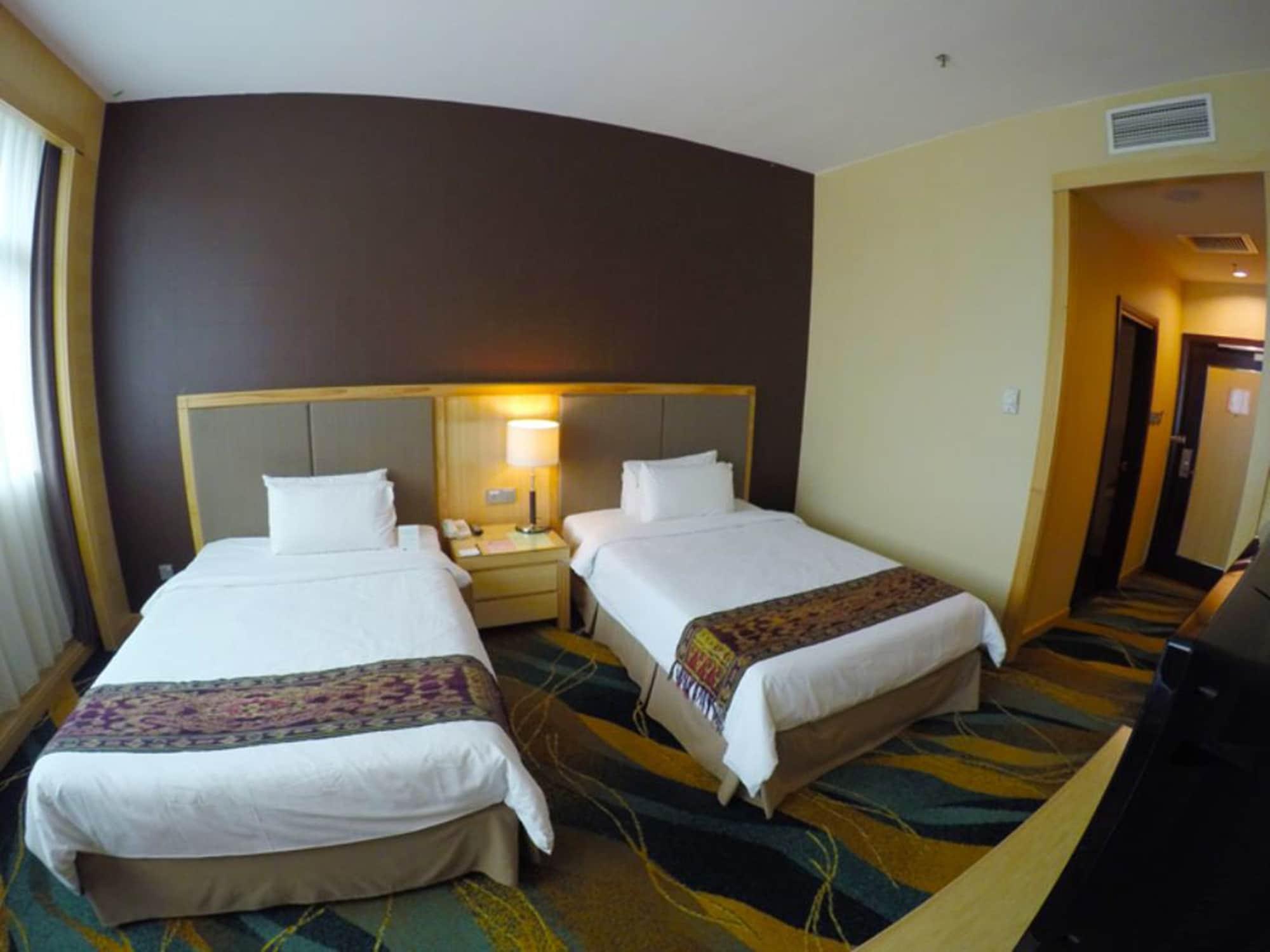 Imperial Palace Hotel Miri Zewnętrze zdjęcie